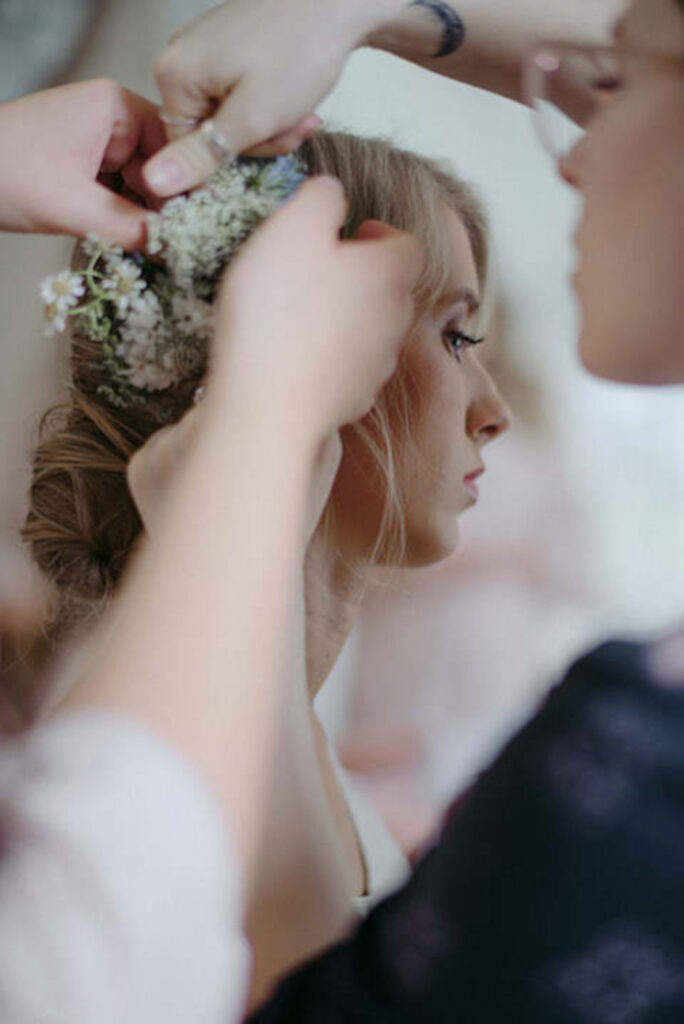 Wildflower-wedding-hair
